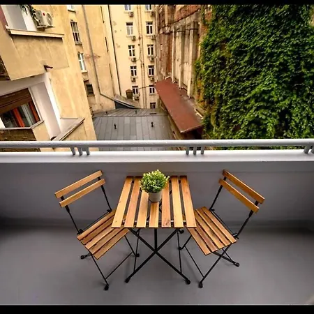 Apartment Fluidity - Refined 2br Retreat In Center Bucharest