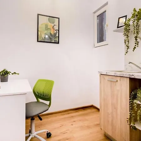 Fluidity - Refined 2br Retreat In Center *