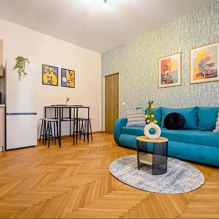 Fluidity - Refined 2br Retreat In Center Apartment Bucharest