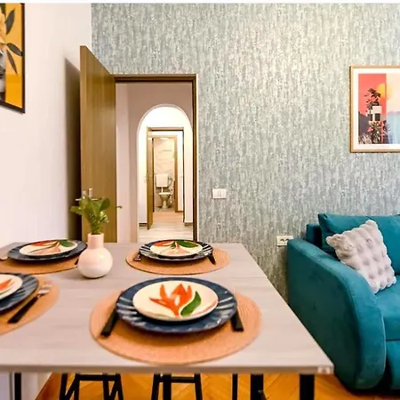 Fluidity - Refined 2br Retreat In Center